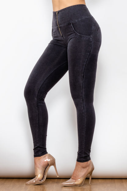 Zip Closure Skinny Jeans